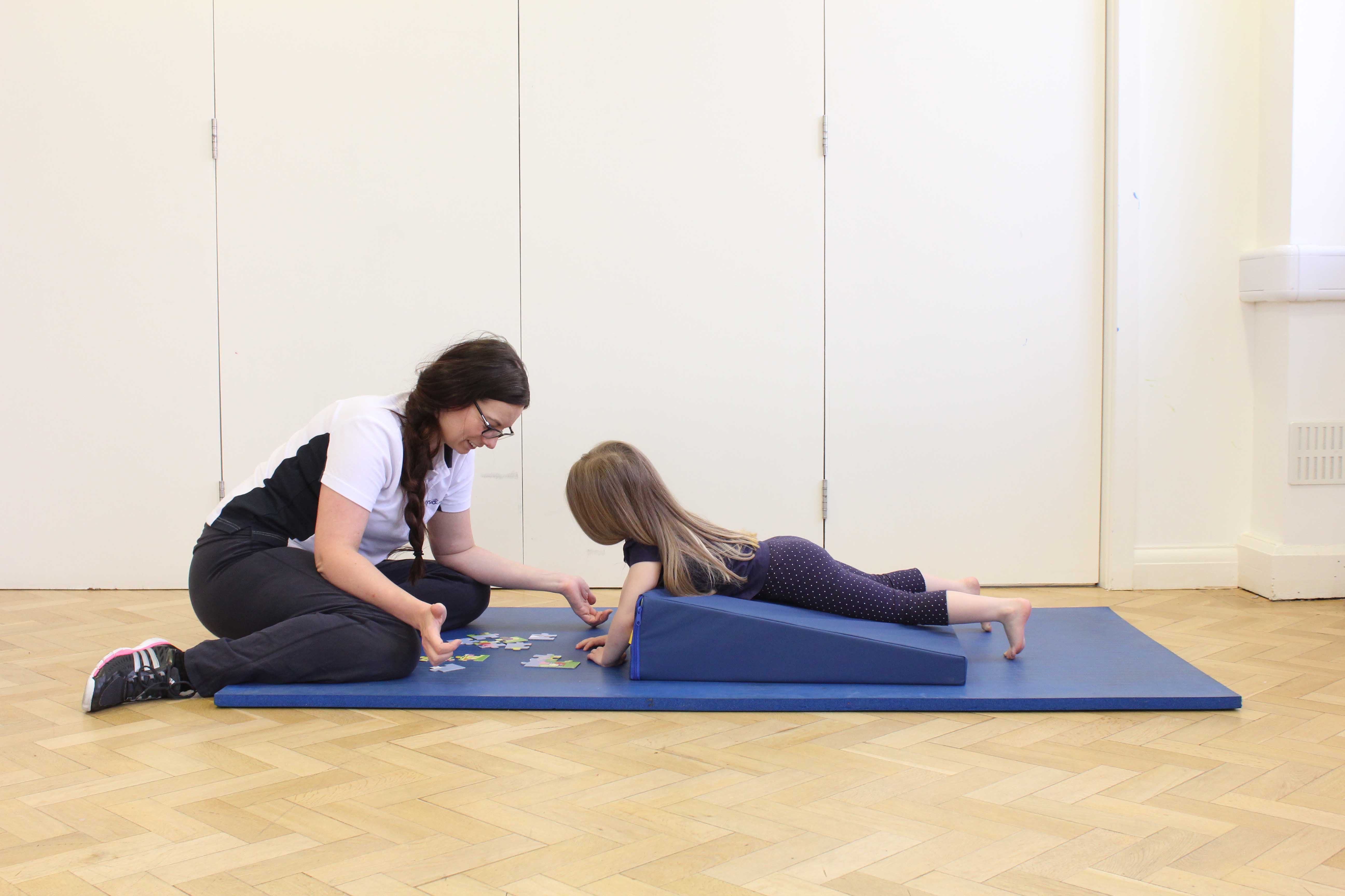 Upper limb mobility exercises through play activities supervised by a neurological physiotherapist