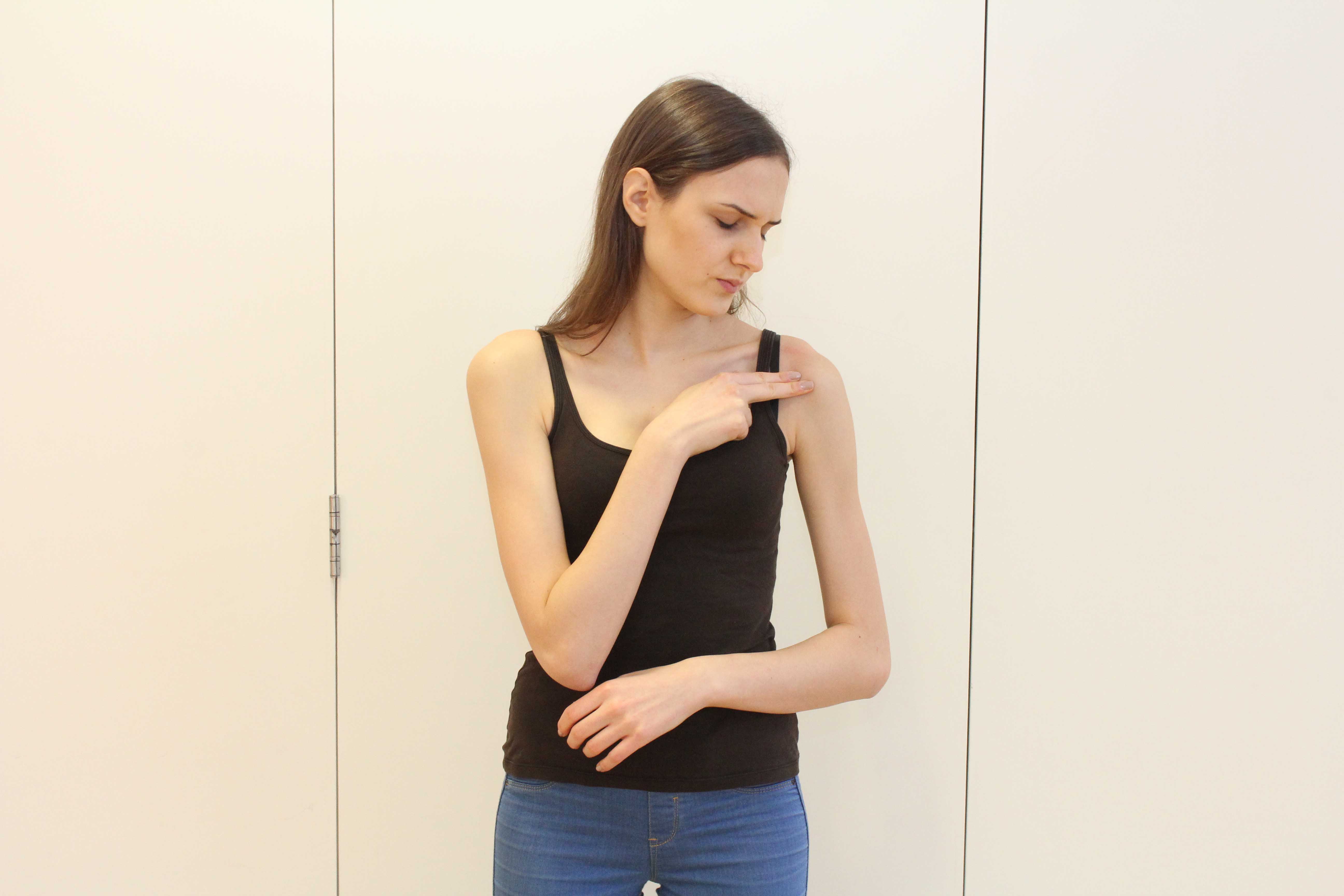 Our skilled phyisiotherapists will help identify the cause of your shoulder pain. Our skilled phyisiotherapists will help identify the cause of your shoulder pain.