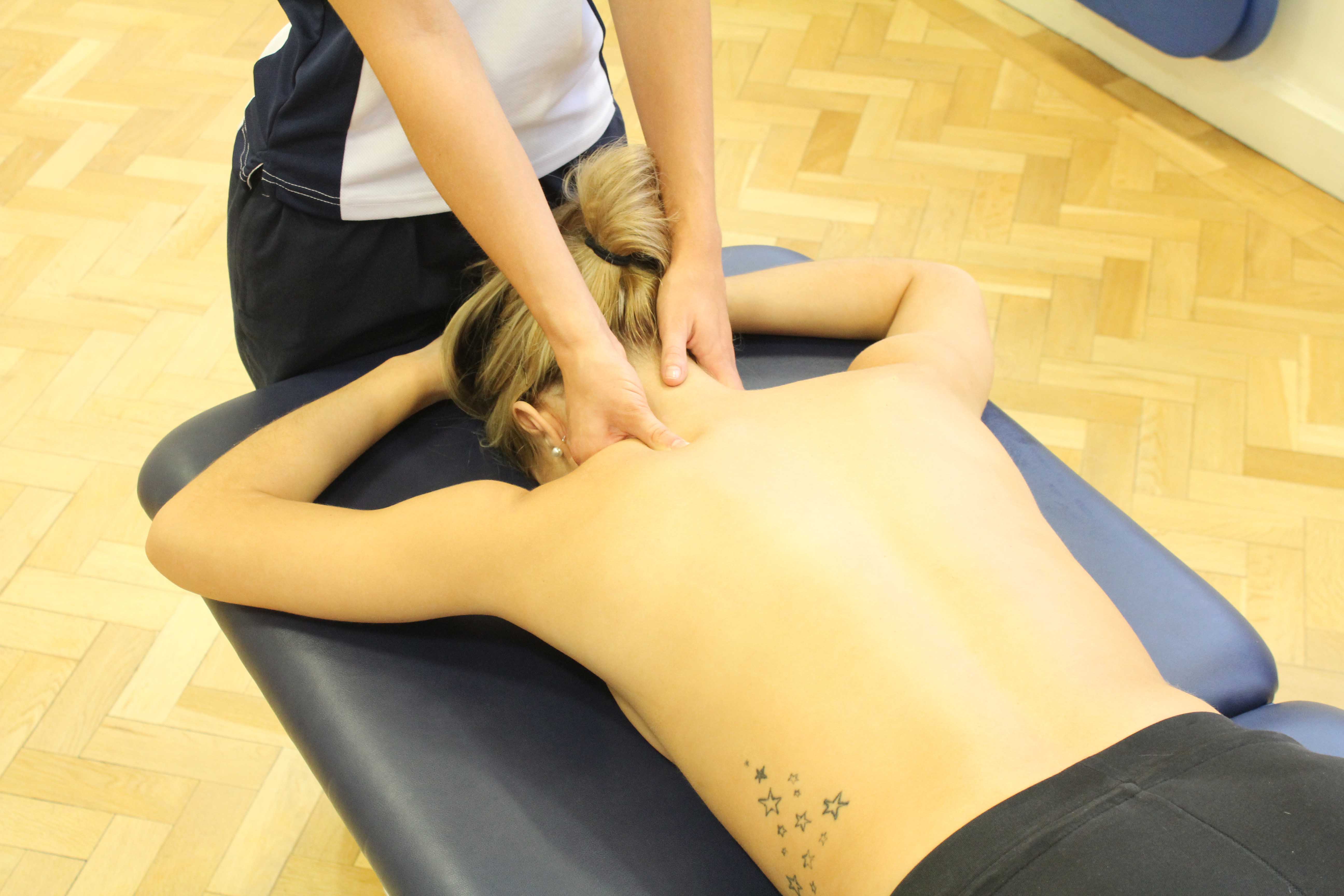 Deep Tissue Shoulder Massage targetting trapezius muscle