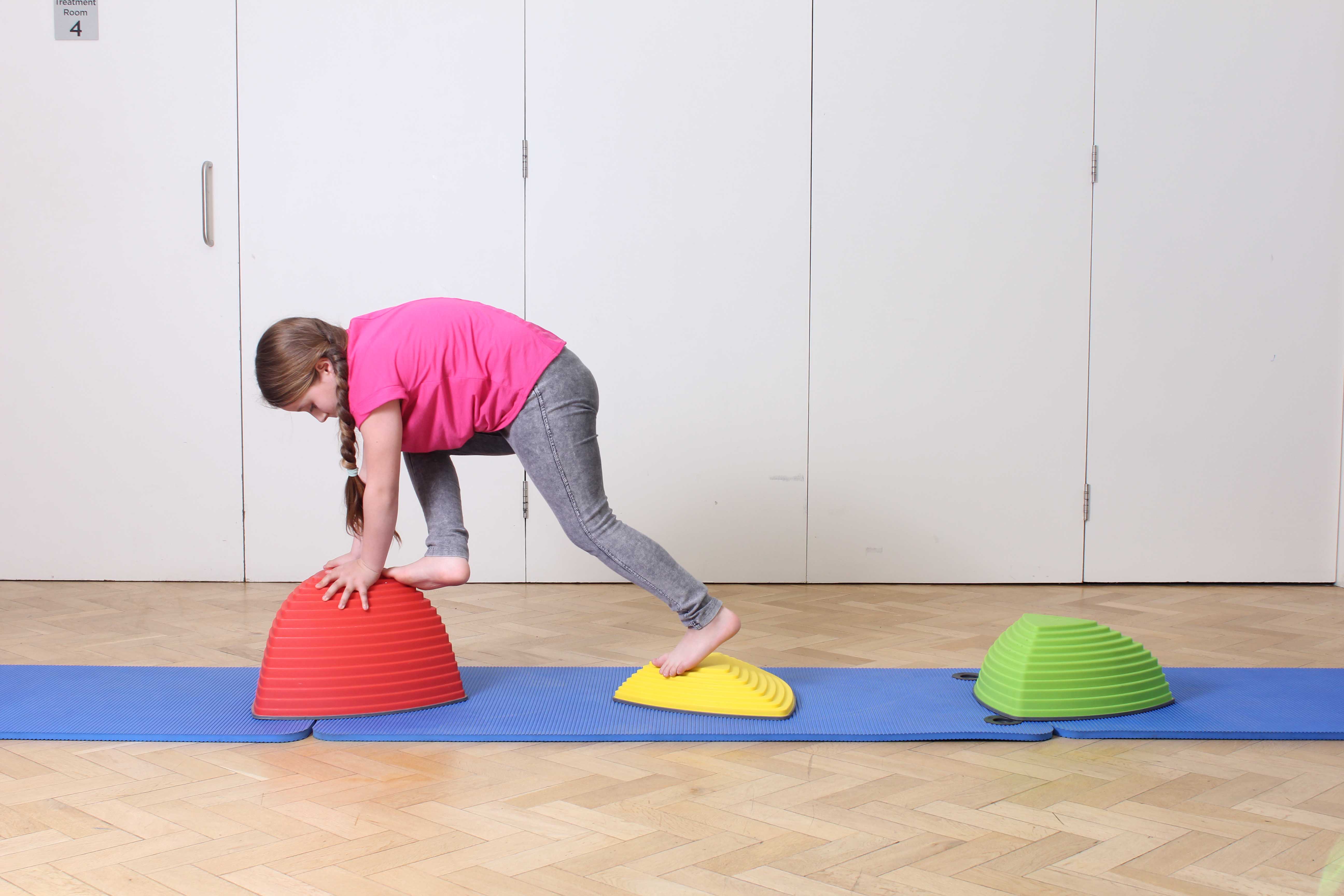 Foot and ankle mobilisation and stretch exercises by a paediatric physiotherapist Foot and ankle mobilisation and stretch exercises by a paediatric physiotherapist