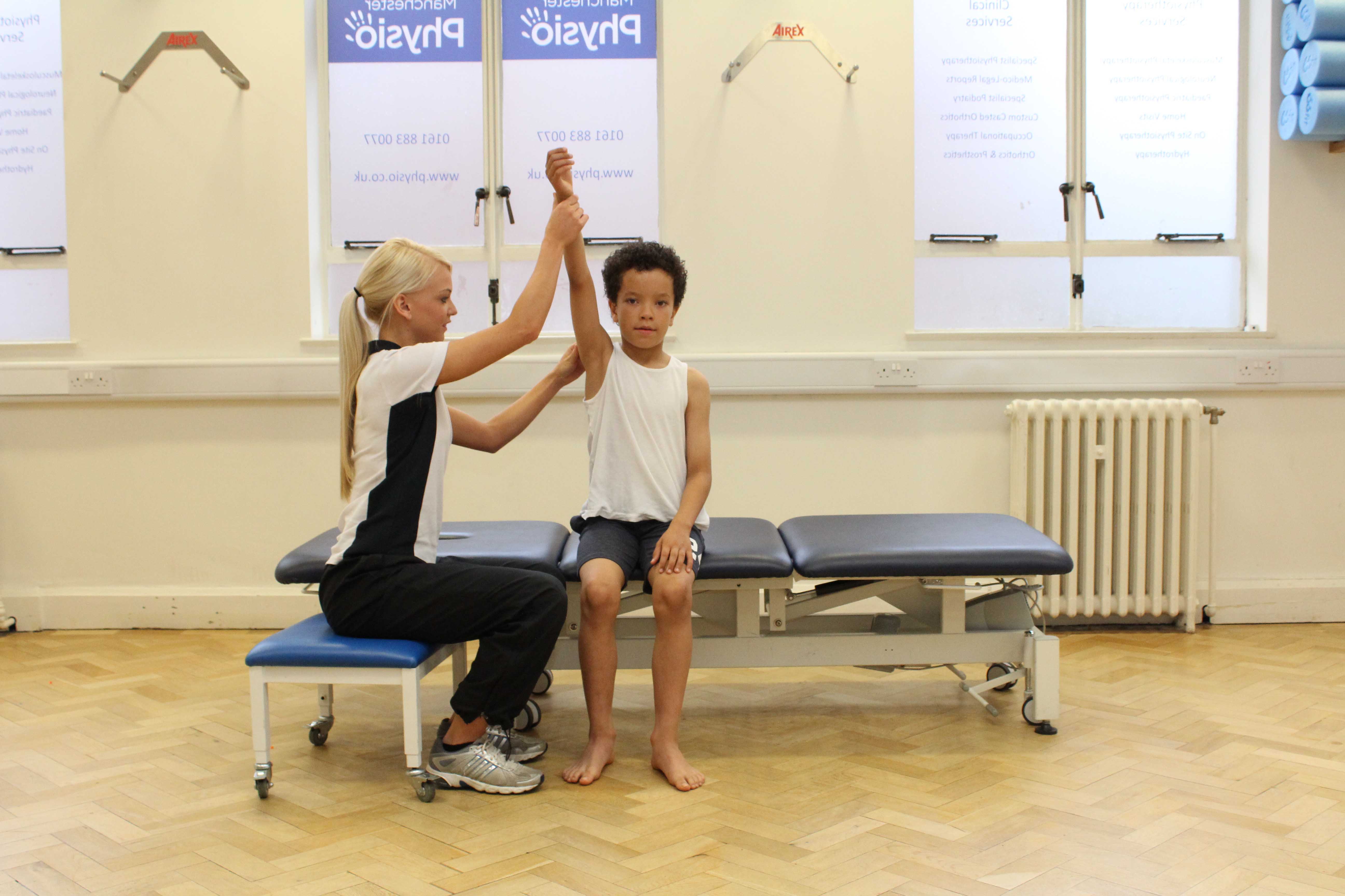 Passive stretches and mobilisations of the upper limbs to relieve pain and stiffness Passive stretches and mobilisations of the upper limbs to relieve pain and stiffness
