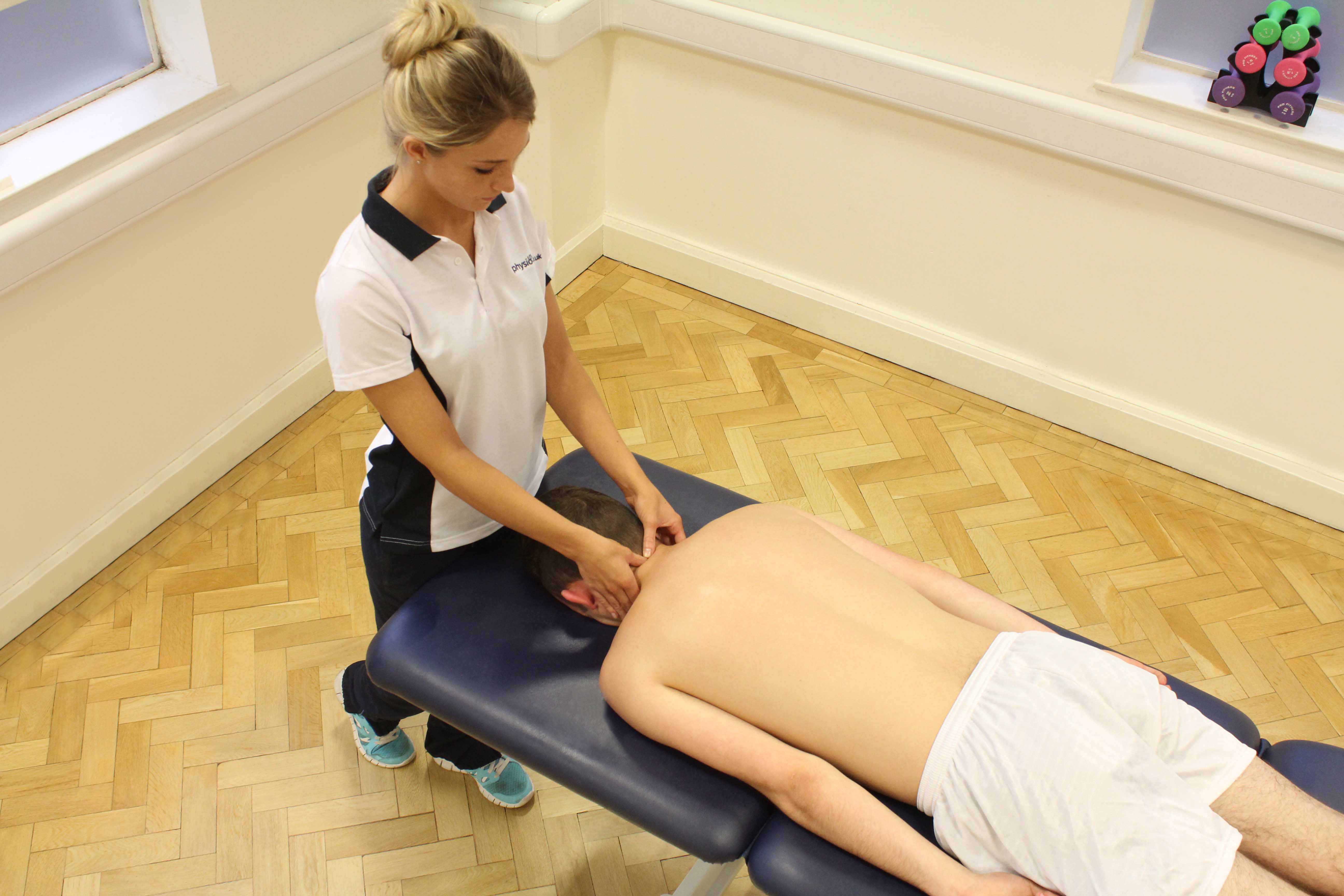 Mobilisations of the vertebrea in the cervical spine to relieve pain and stiffness Mobilisations of the vertebrea in the cervical spine to relieve pain and stiffness