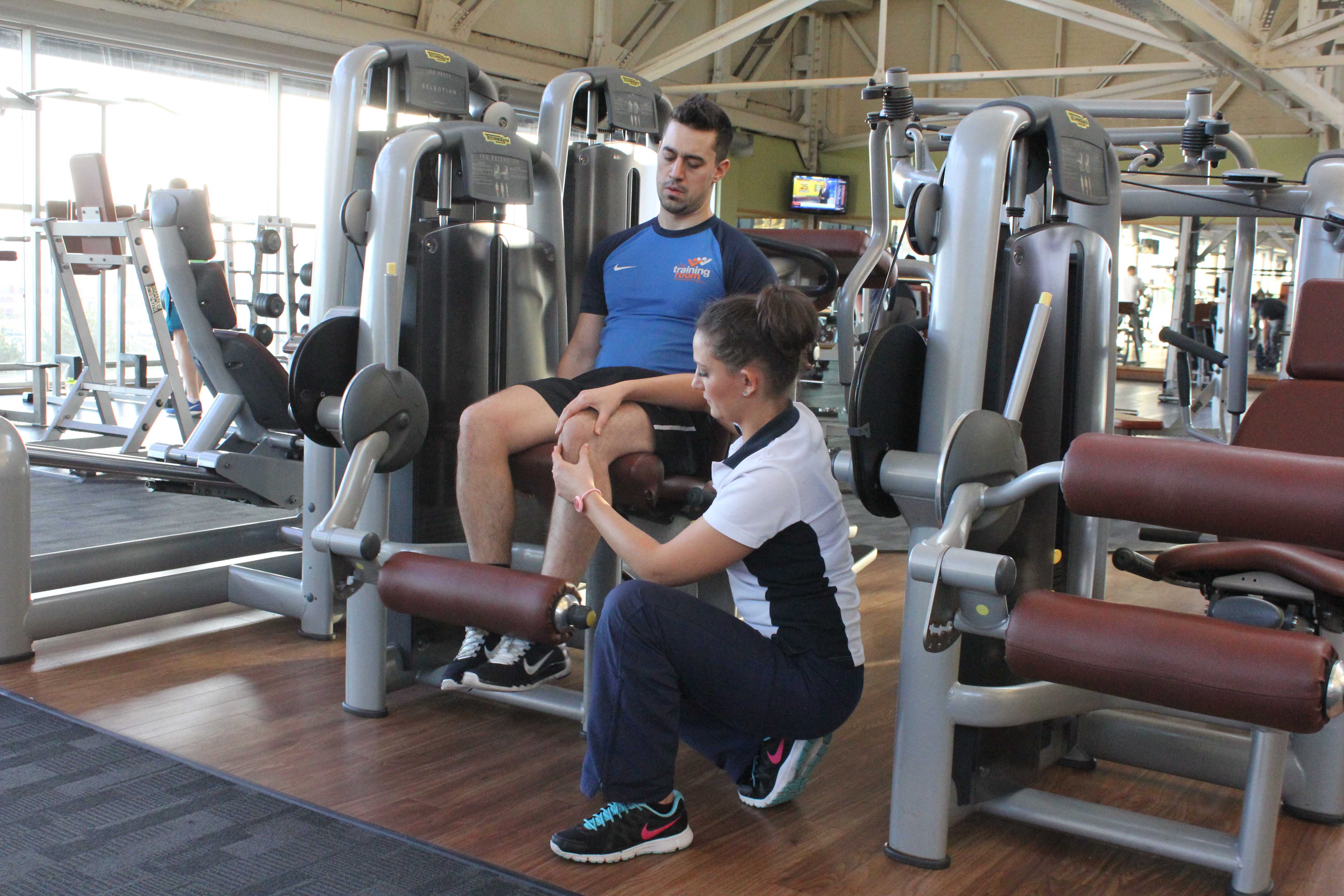 Strength training for the knee, supervised by a MSK Physiotherapist Strength training for the knee, supervised by a MSK Physiotherapist