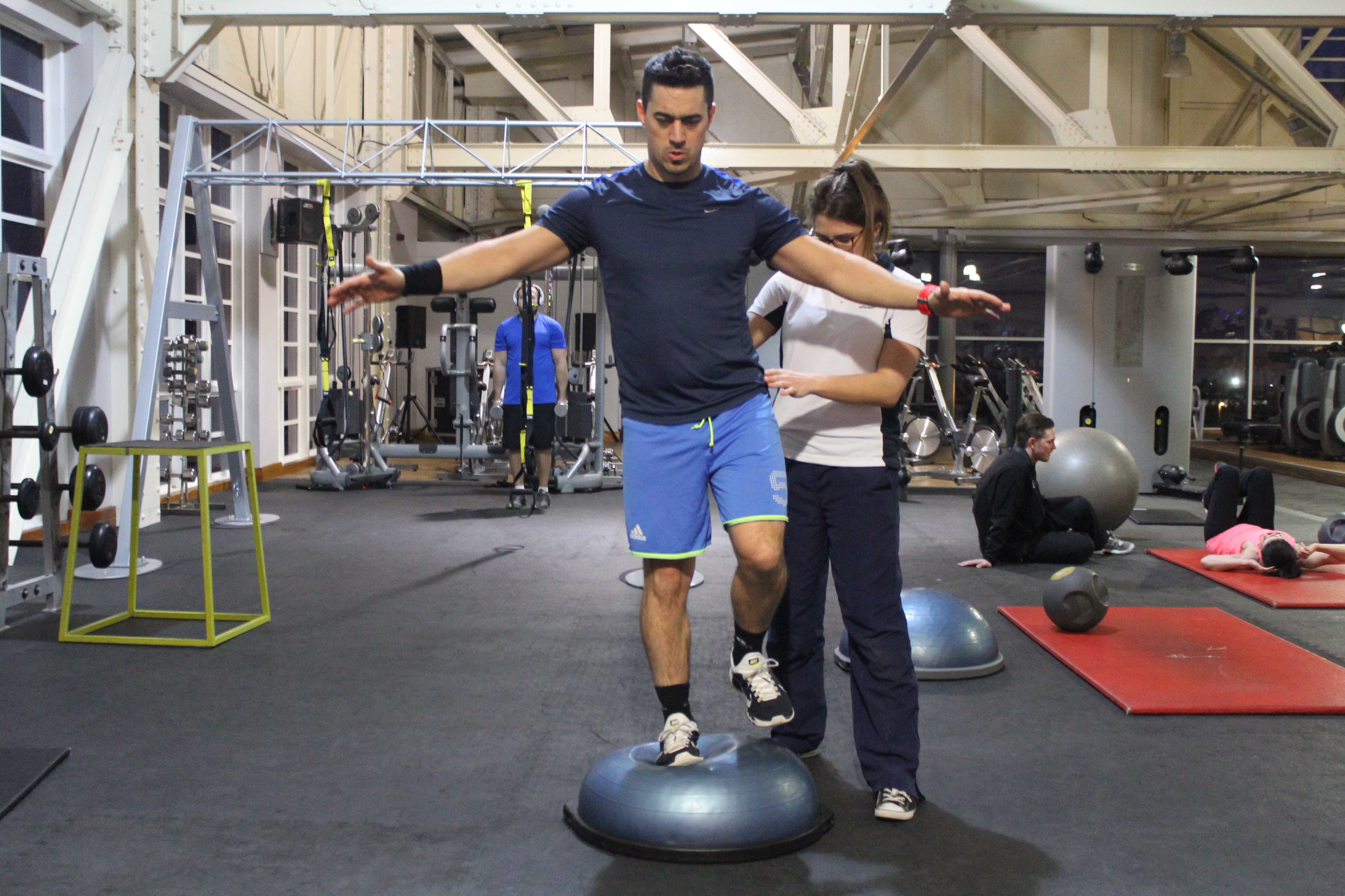 Knee stability exercises supervised by specialist MSK physiotherapist Knee stability exercises supervised by specialist MSK physiotherapist