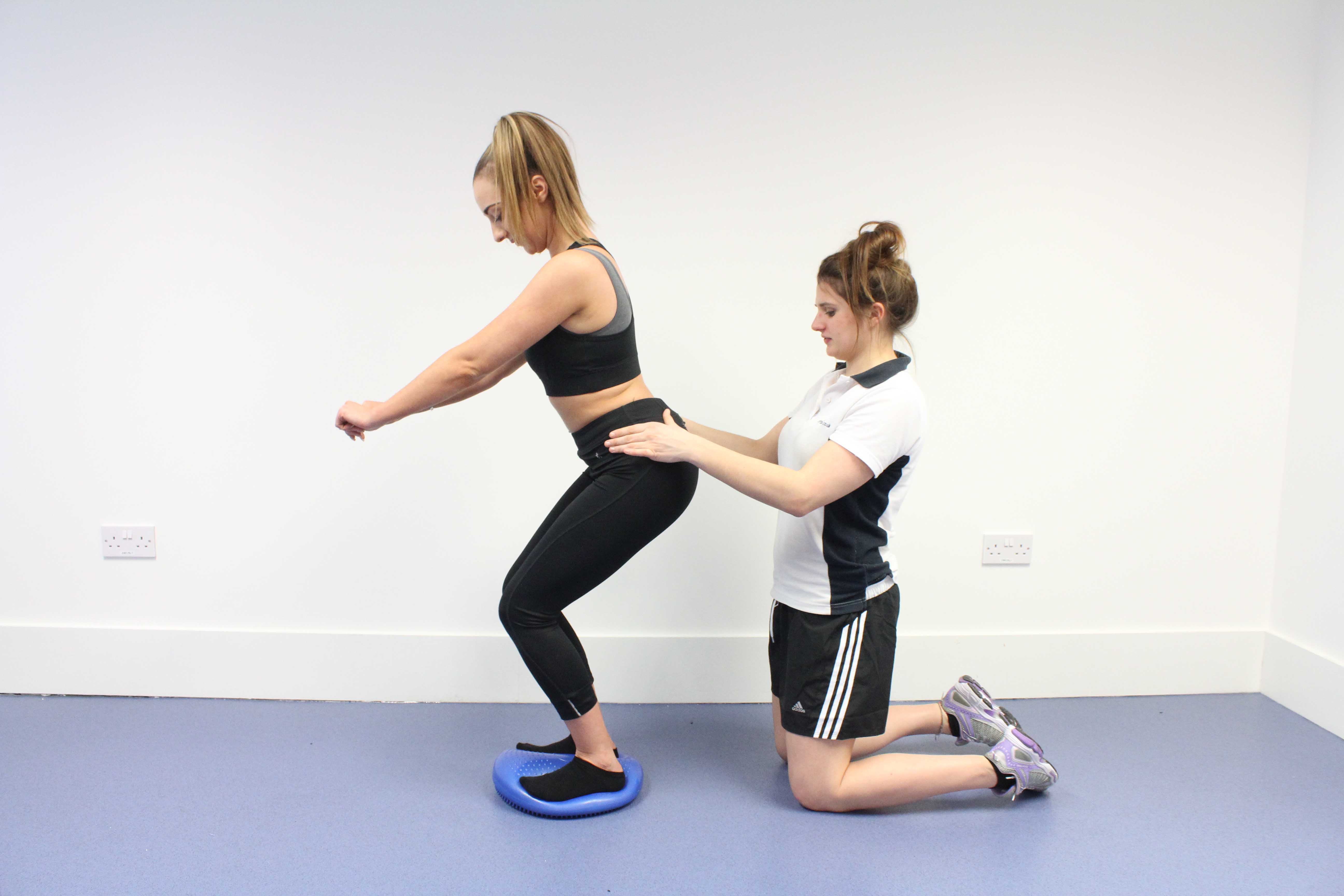 Stability training for the foot and ankle supervised by an experienced physiotherapist