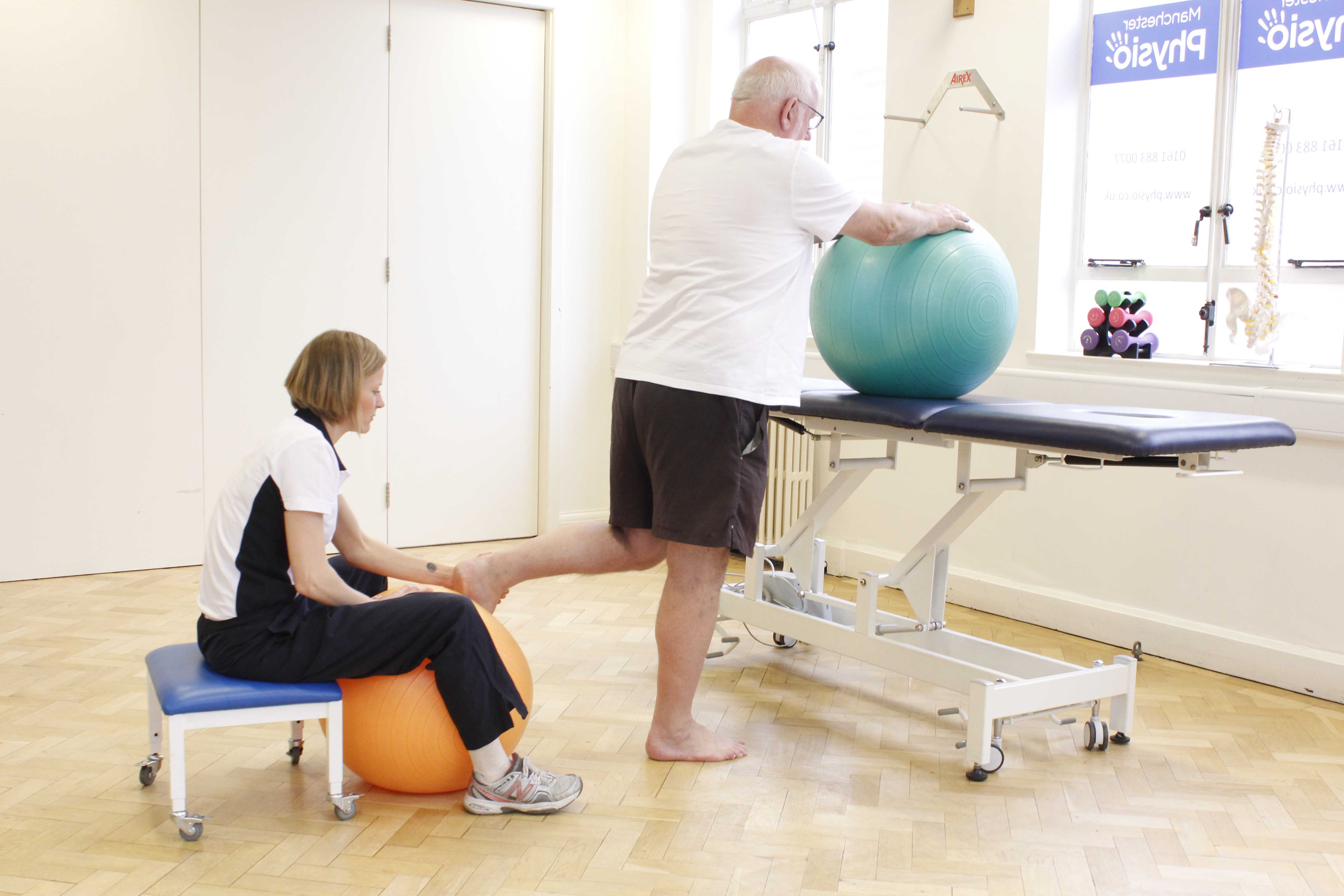 Stability training for the foot and ankle supervised by an experienced physiotherapist Stability training for the foot and ankle supervised by an experienced physiotherapist