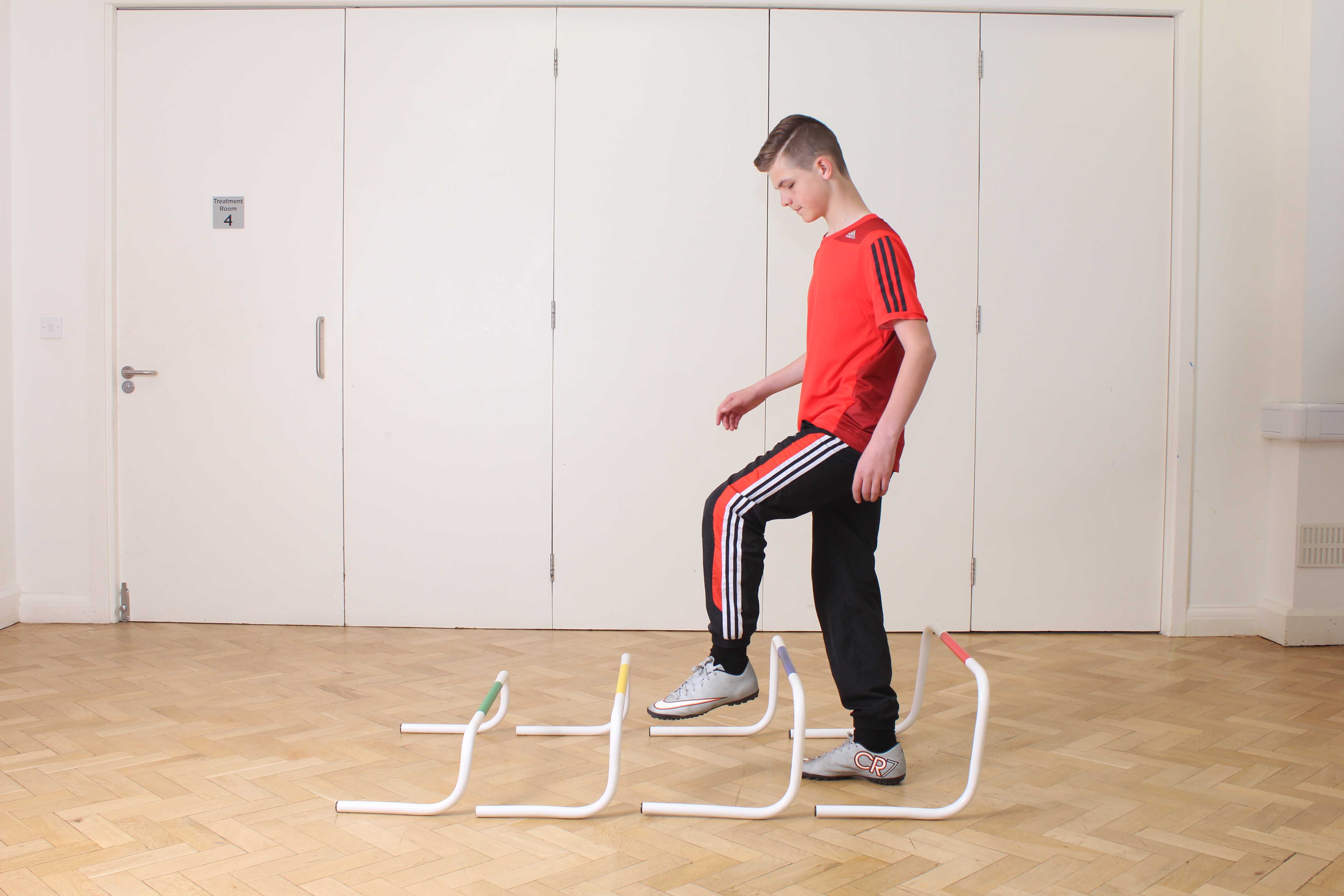 Mobility rehabilitation exercises to stabilise and strengthen the hip