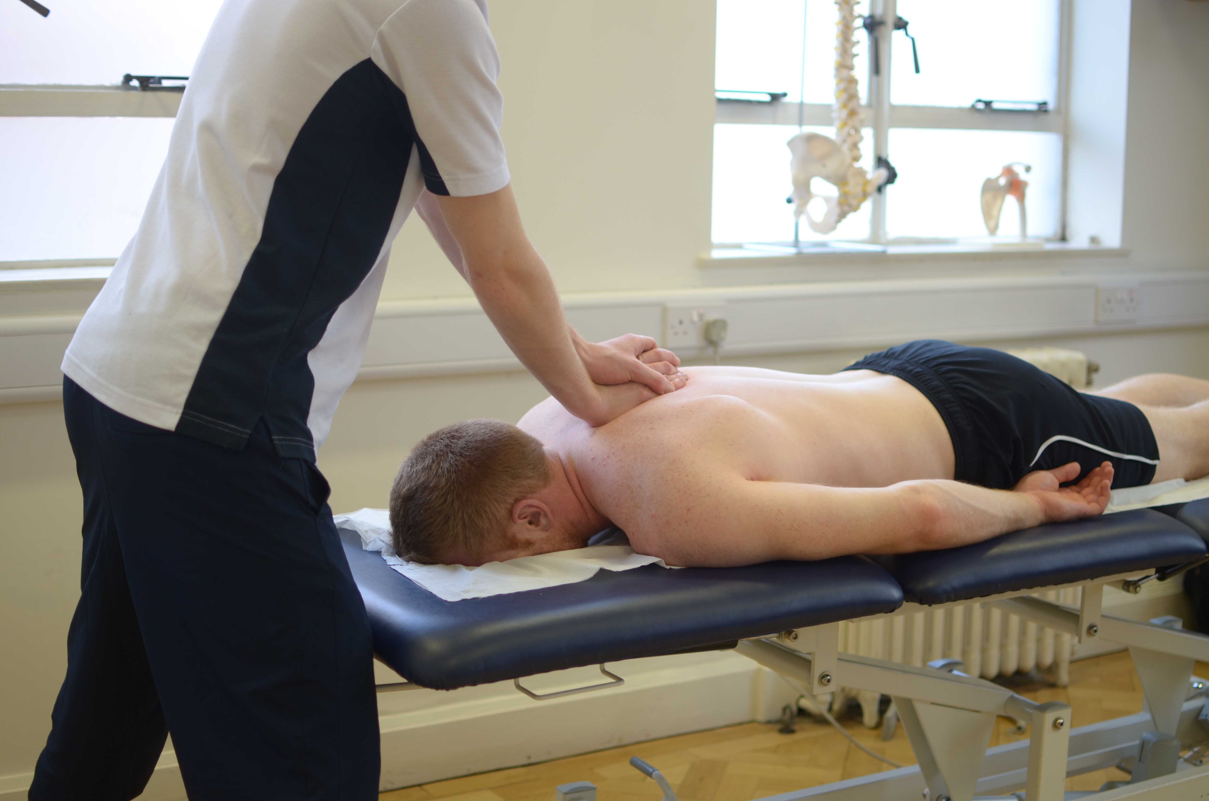 Mobilisations of the upper thoracic spine by experienced physiotherapist